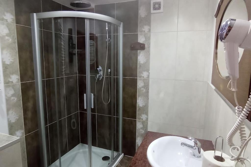 Spacious Apartment In Green District. Wroclaw Dış mekan fotoğraf